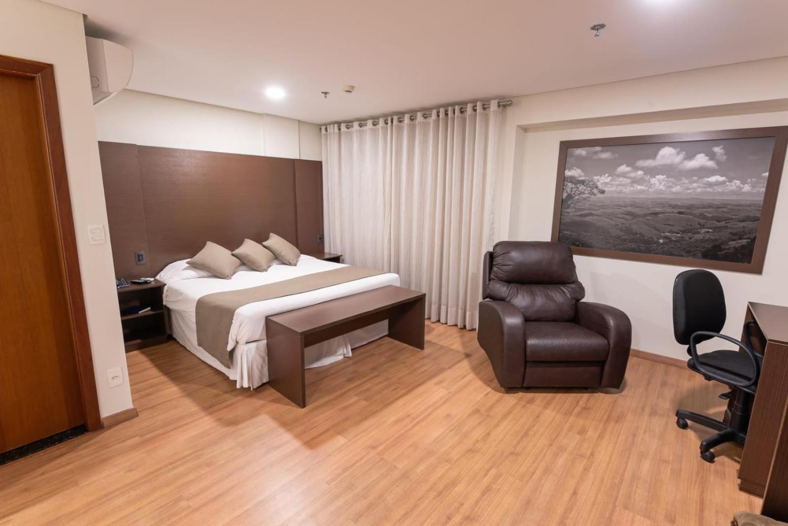 Olavo Bilac Hotel เตาบาแต ภายนอก รูปภาพ